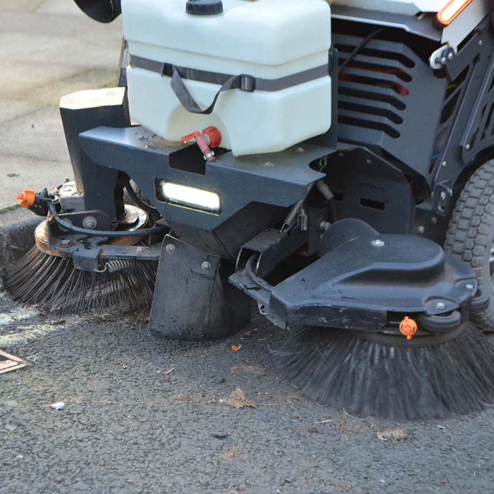 Ex-Demo MAXWIND PEDESTRIAN SWEEPER