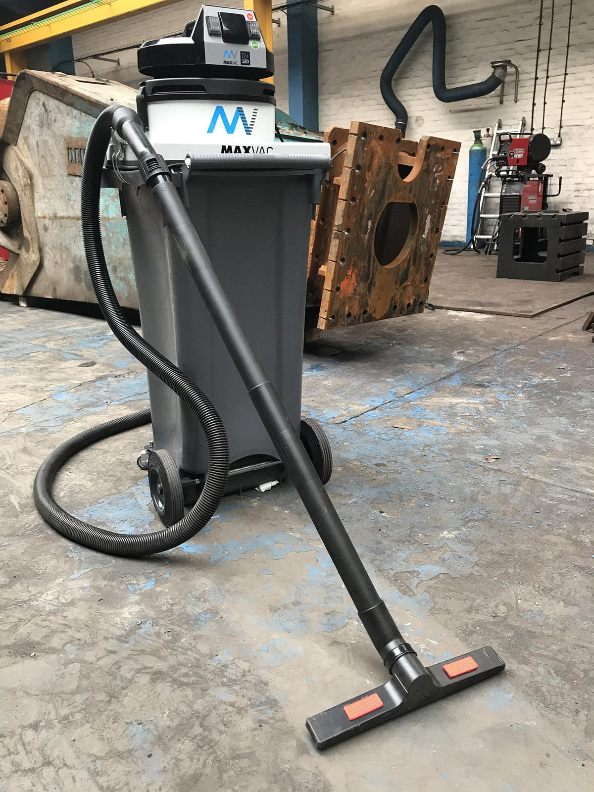 Wheelie Bin M Filtered Vacuum 120ltr Wet & Dry MAXVAC Dura DV120-MBN